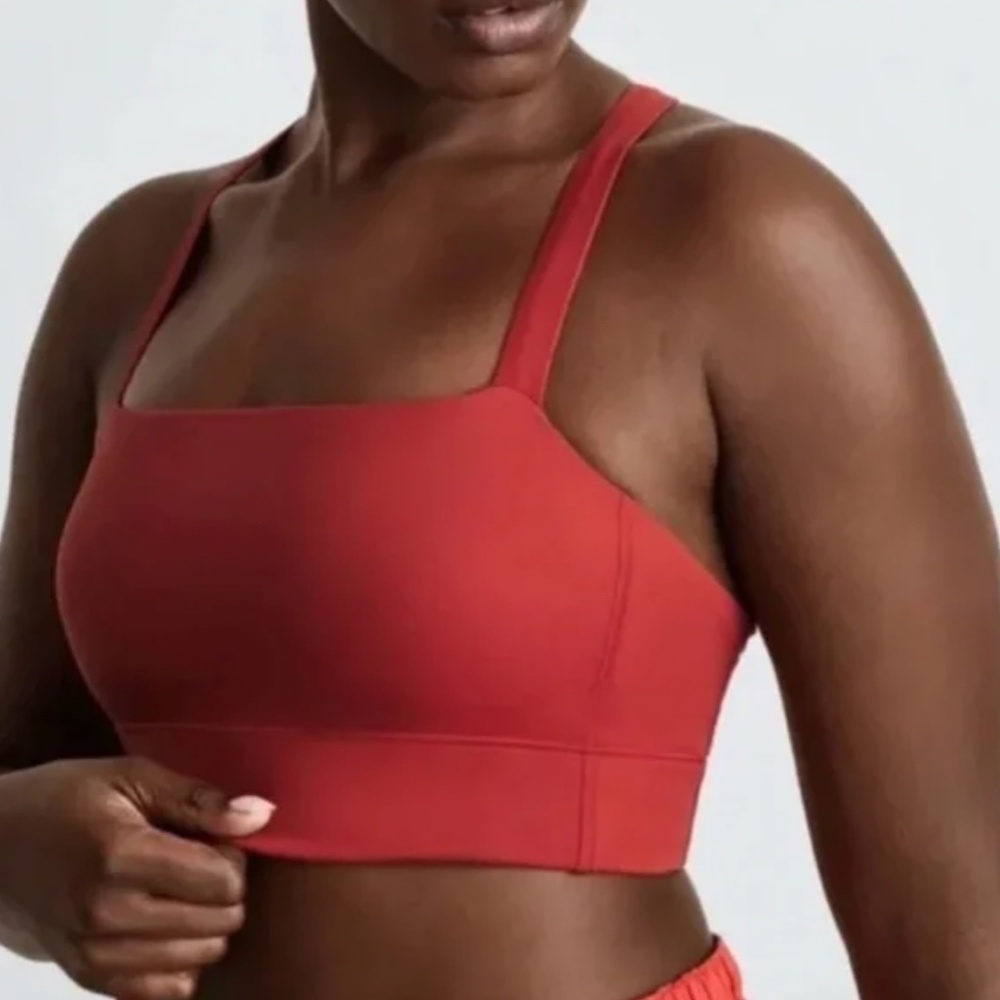 CCO ↓ Everlane The Perform Cropped Top Red Apple Medium